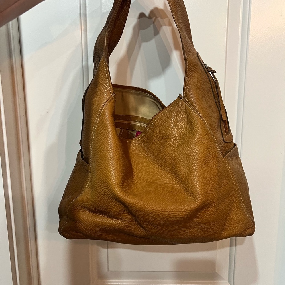 Stylish Tan Leather Shoulder Bag Omni